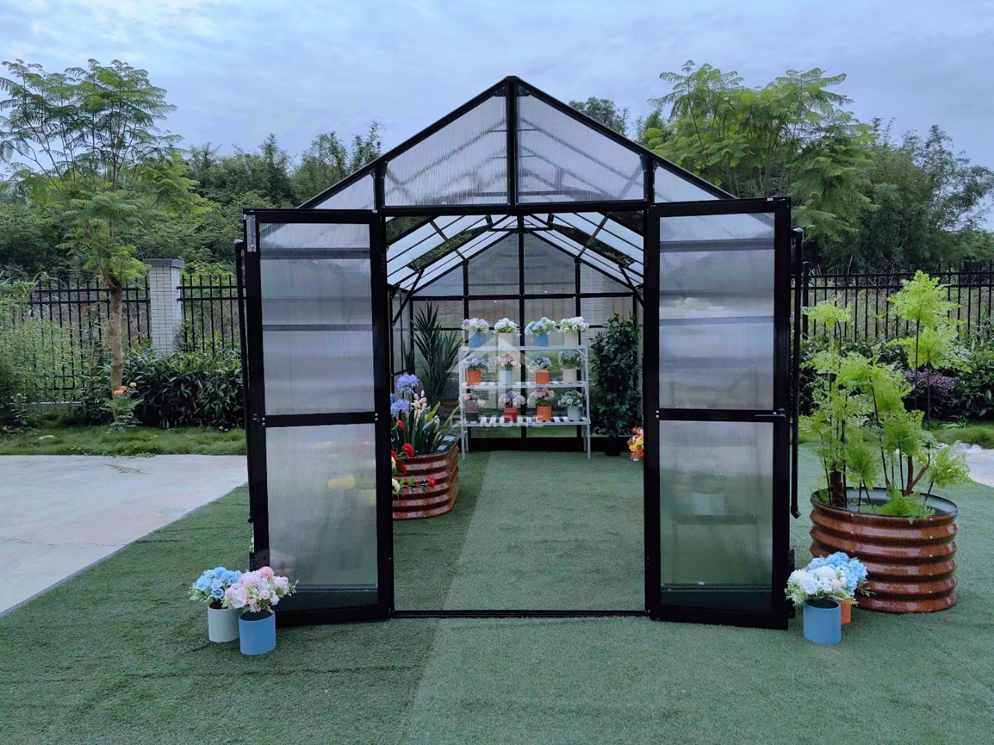 Mail shopping greenhouse